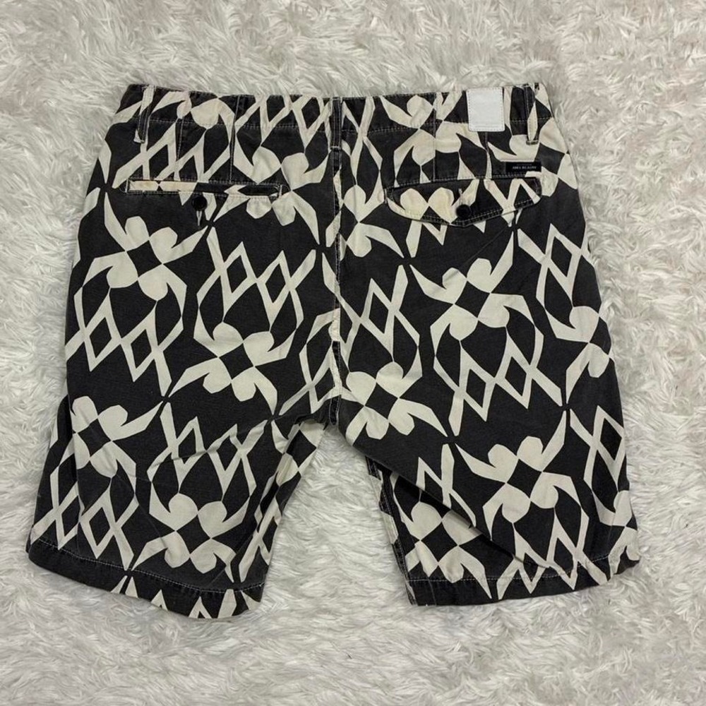 Preppy Scotch & Soda black + white patterned shorts - Picture 2 of 5